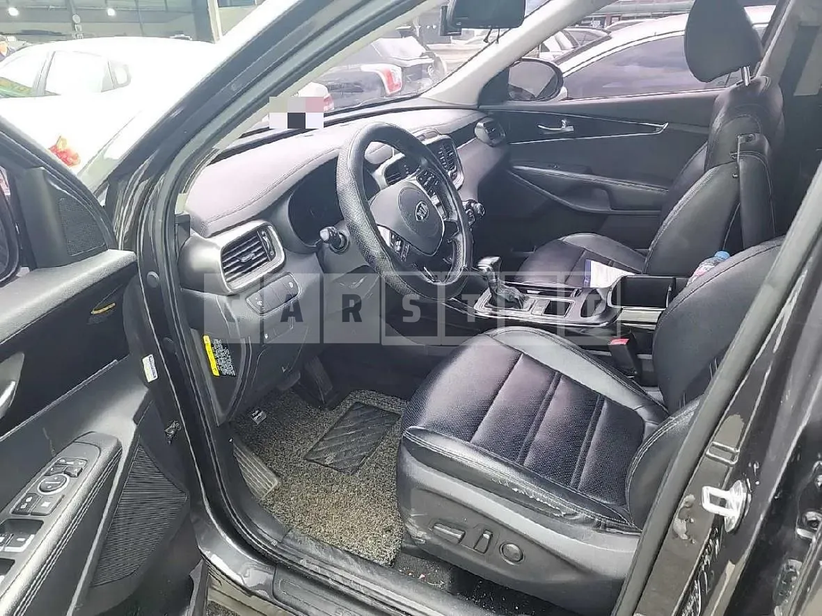 Photo 2 of 14: 2017 Kia Sorento — Korean insurance auction
