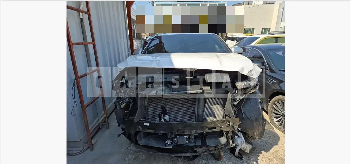 Photo 2 of 25: 2018 Hyundai Santa Fe TM Diesel 2.2 4WD — Korean insurance auction