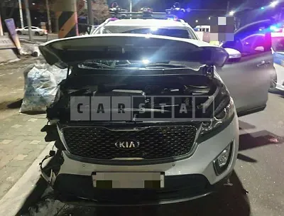 Photo 1 of 10: 2015 Kia Sorento 2.2 (4WD) — Korean insurance auction