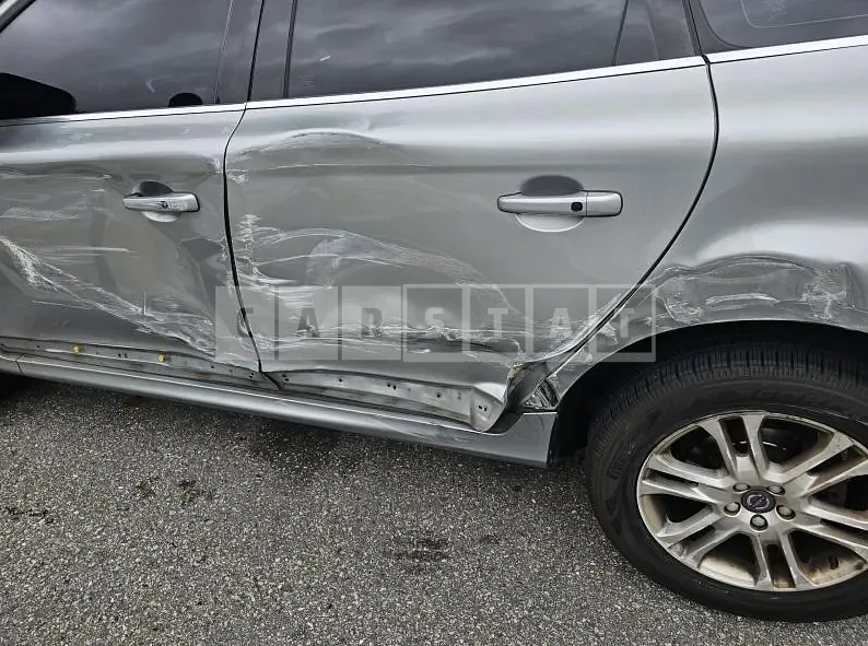Photo 2 of 5: 2015 Volvo XC60D4 — Korean insurance auction