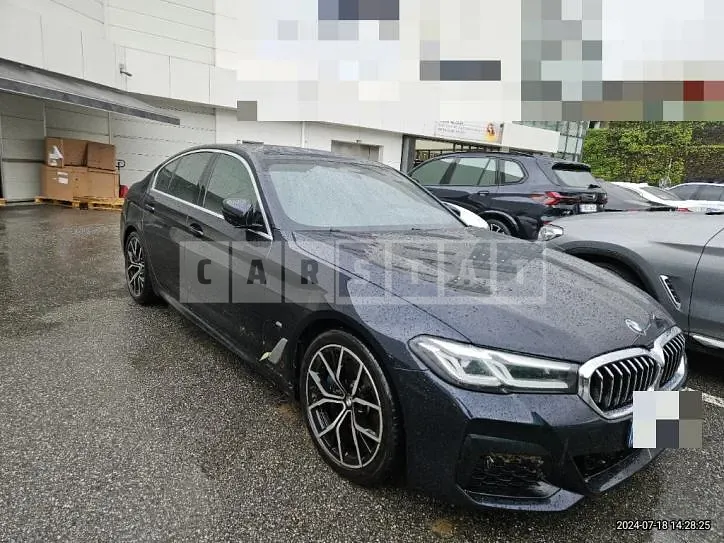 Photo 2 of 24: 2021 BMW 530i — Korean insurance auction