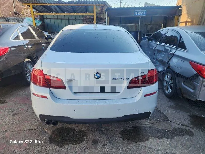 Photo 2 of 14: 2016 BMW 520d — Korean insurance auction