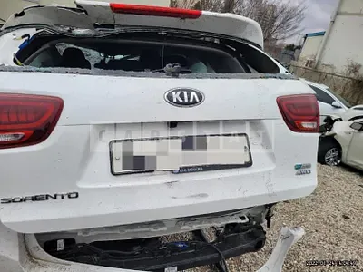 Photo 1 of 21: 2017 Kia Sorento 2.2 (4WD), VIN KNAPH81BDJA416156 — Korean insurance auction
