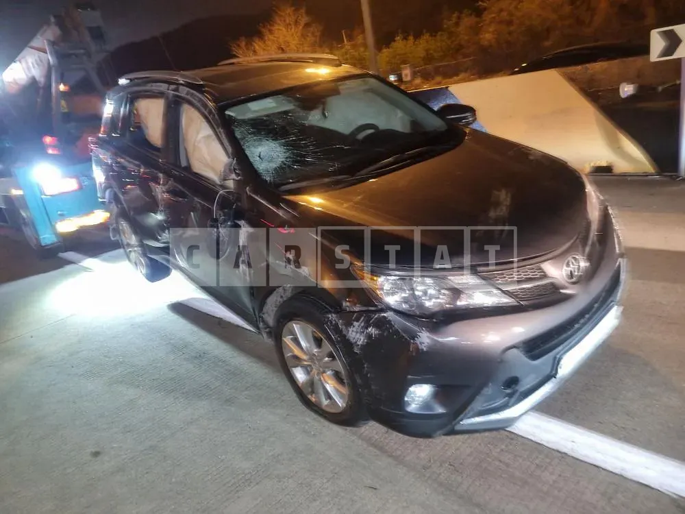 Photo 2 of 6: 2015 Toyota Lave 4 4WD, VIN JTMDFREVXFD137652 — Korean insurance auction