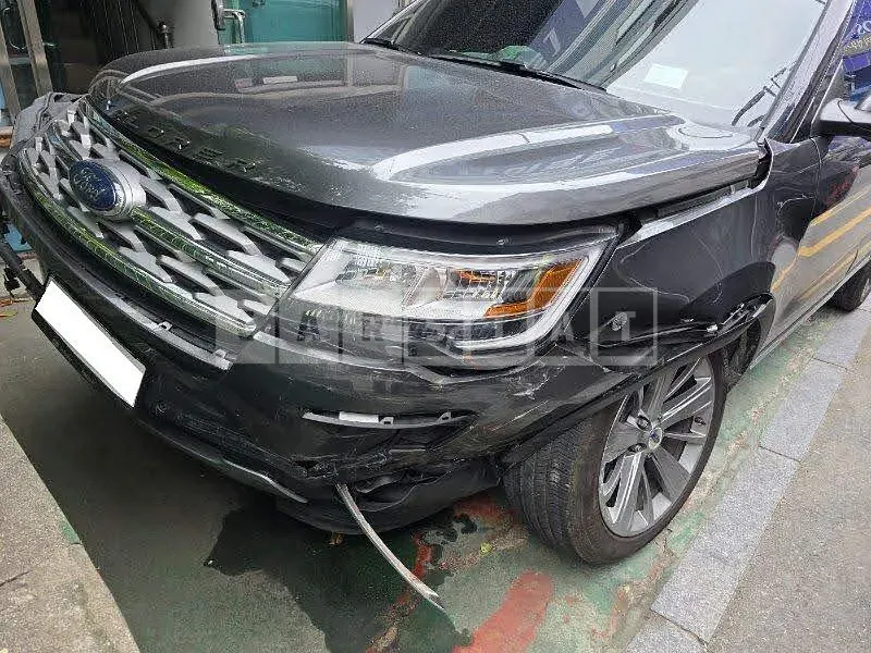 Photo 2 of 14: 2018 Ford Explorer, VIN 1FM5K8F84JGA49704 — Korean insurance auction