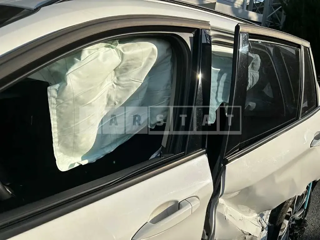 Photo 2 of 16: 2019 BMW X1 xDrive 18d, VIN WBAJH7101K5N05200 — Korean insurance auction