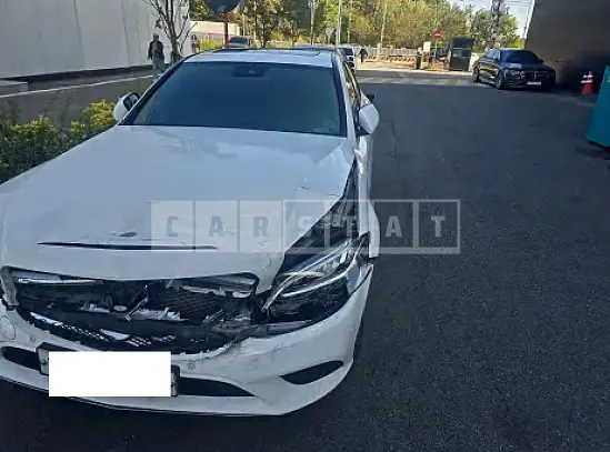 Photo 2 of 18: 2019 Mercedes-Benz C 220d — Korean insurance auction