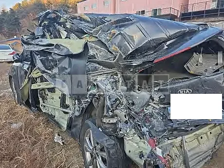 Photo 2 of 14: 2020 Kia Carnival — Korean insurance auction