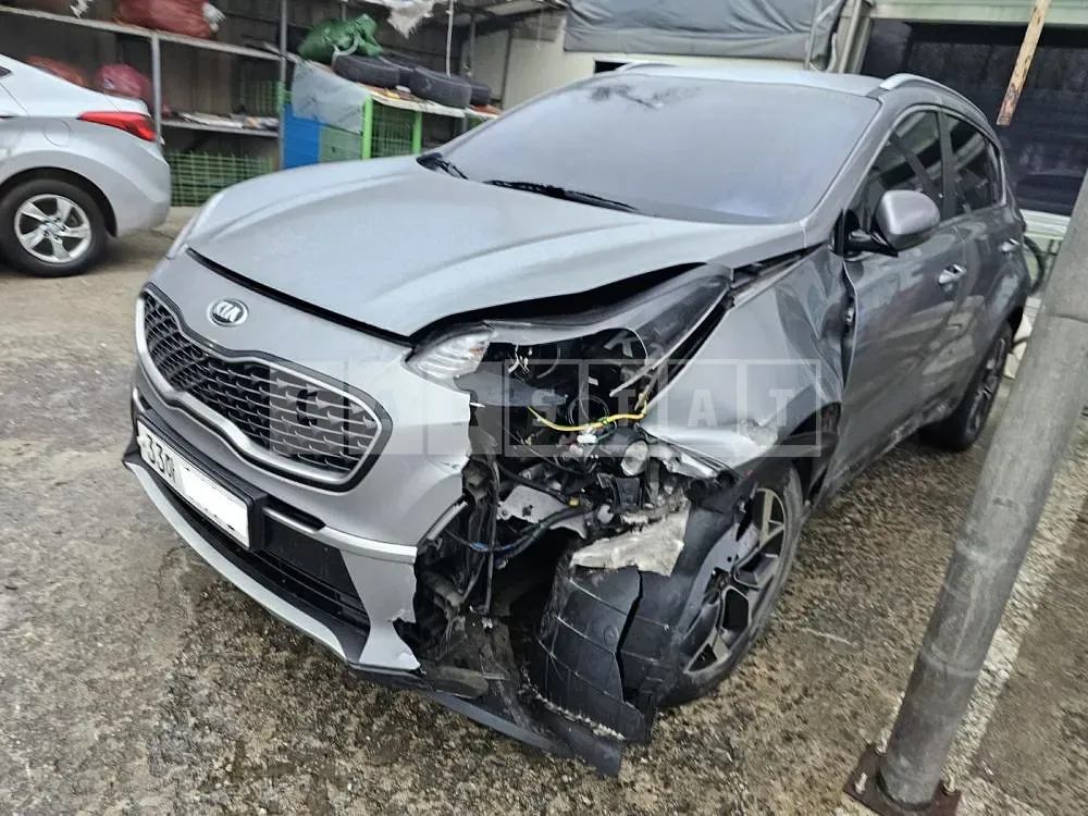 Photo 2 of 33: 2019 Kia Sportage, VIN KNAP6812GKK657286 — Korean insurance auction