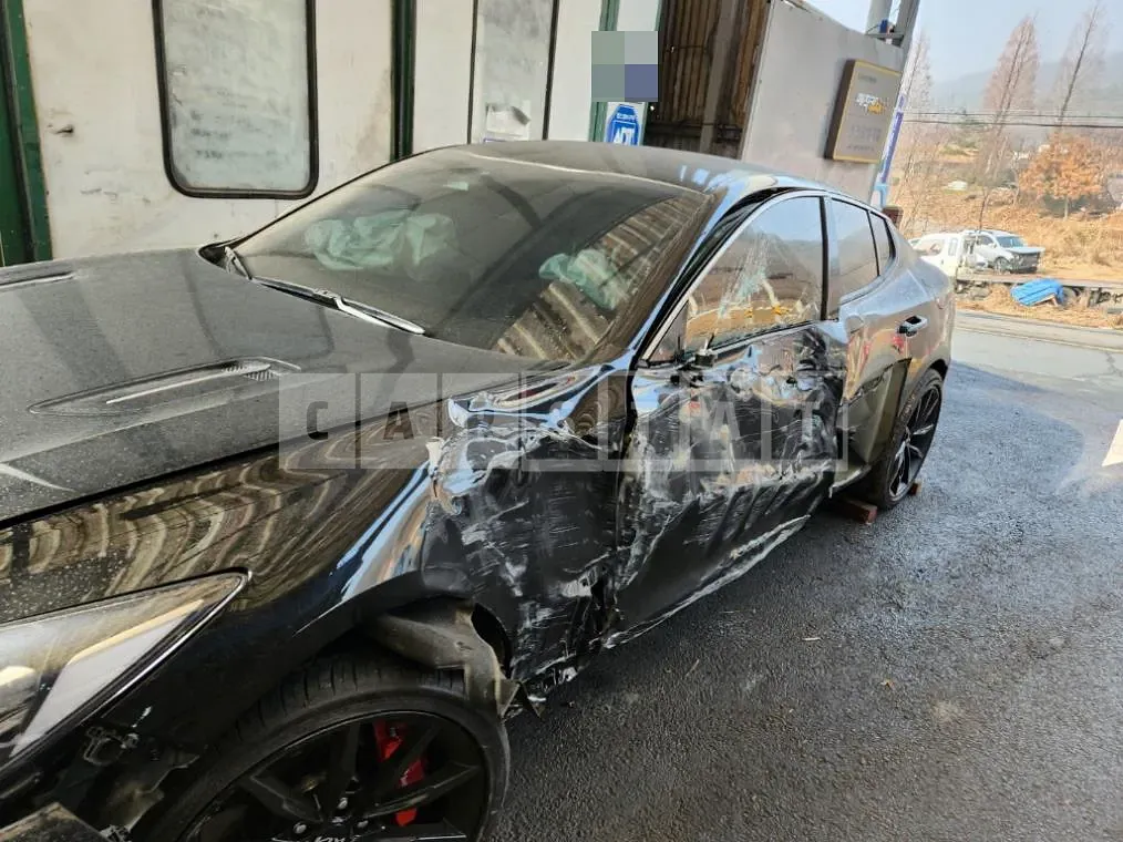 Photo 2 of 17: 2022 Kia Stinger 2.5T, VIN KNAE351DDPS131088 — Korean insurance auction