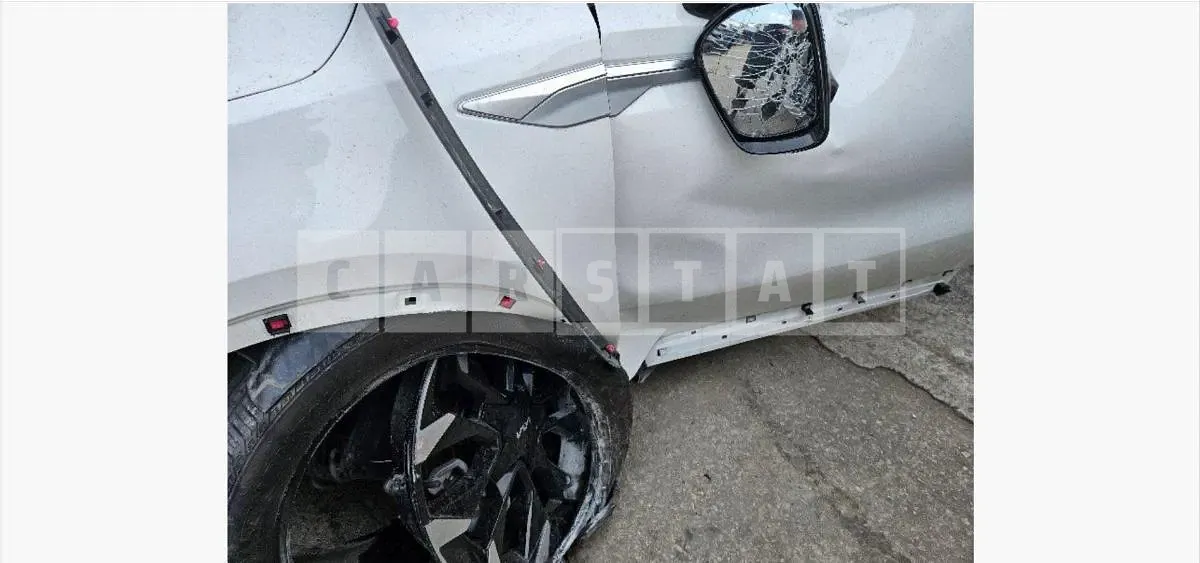 Photo 2 of 31: 2024 Kia Sorento — Korean insurance auction