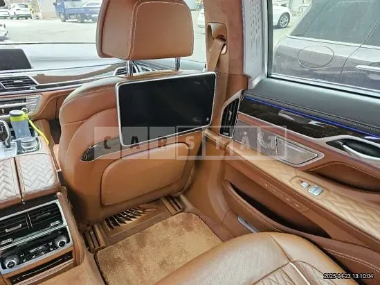 Photo 2 of 50: 2021 BMW M760Li xDrive — Korean insurance auction