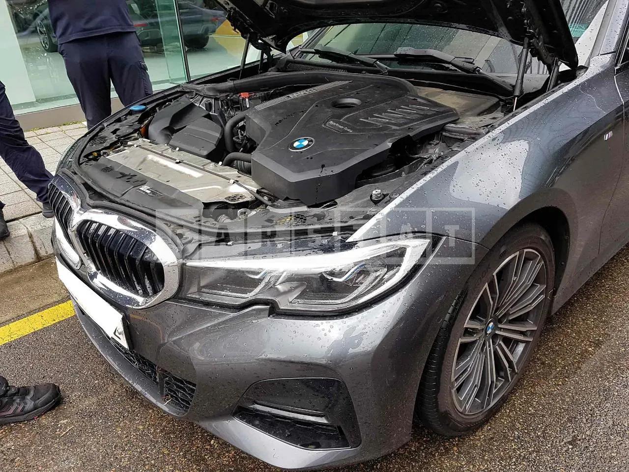 Photo 2 of 6: 2020 BMW 320i M Sport Package, VIN WBA5X5100LFJ80883 — Korean insurance auction