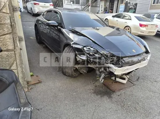 Photo 2 of 14: 2020 Porsche Panamera 4, VIN WP0AA2975LL101258 — Korean insurance auction
