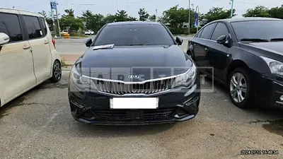Photo 1 of 10: 2019 Kia K5 — Korean insurance auction