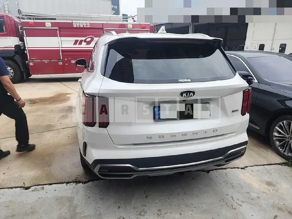 Photo 2 of 20: 2021 Kia Sorento Hybrid — Korean insurance auction