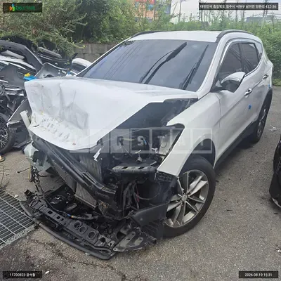 Photo 1 of 9: 2016 Hyundai Santa Fe, VIN KMHSW81UBGU652178 — Korean insurance auction