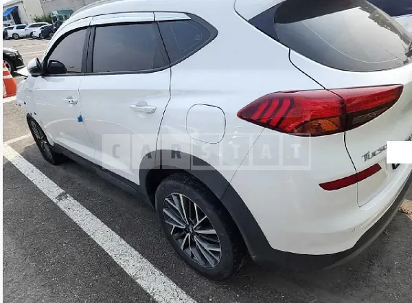 Photo 2 of 16: 2019 Hyundai Tucson, VIN KMHJ5812GKU126858 — Korean insurance auction