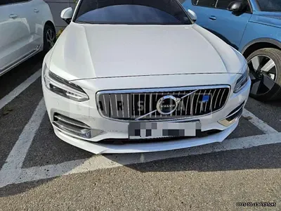 Photo 1 of 17: 2018 Volvo S90T5 — Korean insurance auction