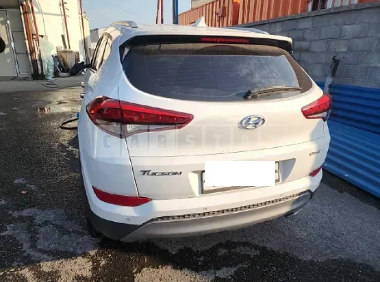 Photo 2 of 13: 2017 Hyundai Tucson, VIN KMHJ5815GHU246387 — Korean insurance auction