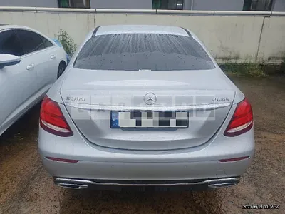 Photo 1 of 22: 2020 Mercedes-Benz E 300 4Matic, VIN W1KZF4KB2LA856674 — Korean insurance auction