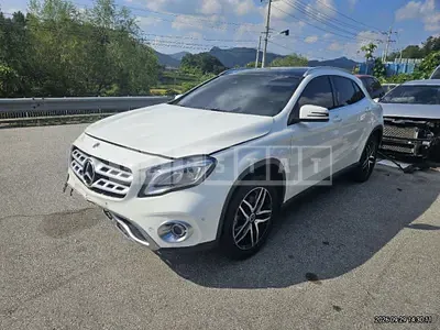Photo 1 of 10: 2018 Mercedes-Benz GLA220 — Korean insurance auction