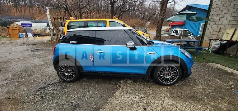 Photo 2 of 5: 2015 MINI Cooper D, VIN WMWXN310XF3B42086 — Korean insurance auction