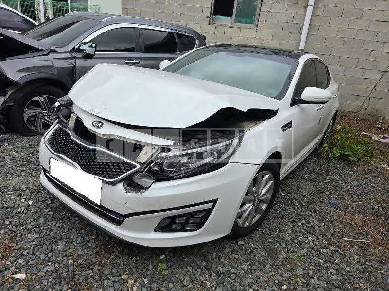 Photo 2 of 15: 2015 Kia K5 2.0 (Len_lpg), VIN KNAGN418BFA613960 — Korean insurance auction