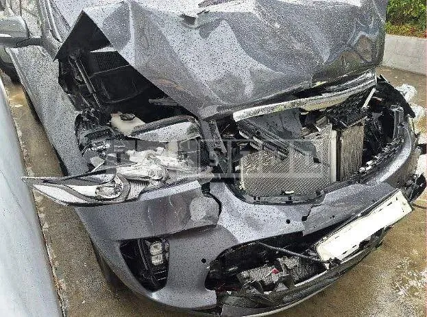 Photo 2 of 21: 2017 Kia Sorento, VIN KNAPS81ABJA406691 — Korean insurance auction