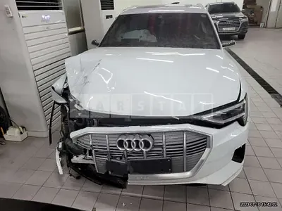 Photo 1 of 33: 2022 Audi e-tron 55 quattro, VIN WAUZZZGE4NB034003 — Korean insurance auction