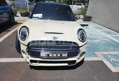 Photo 1 of 38: 2016 MINI Cooper S Five-Door — Korean insurance auction