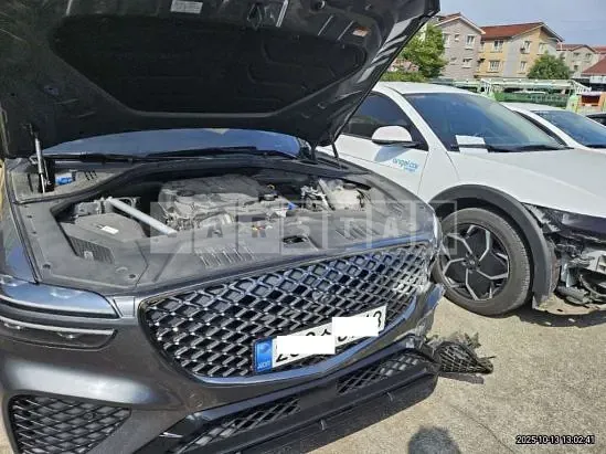 Photo 2 of 44: 2022 Genesis Hyundai GV70, VIN KMTMA81BBNU046469 — Korean insurance auction