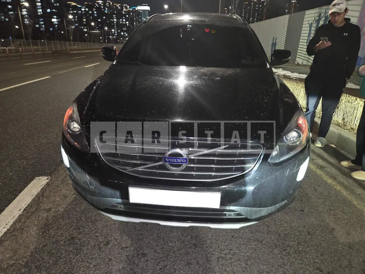 Photo 2 of 12: 2016 Volvo XC60D3, VIN YV1DZARBDH2076045 — Korean insurance auction
