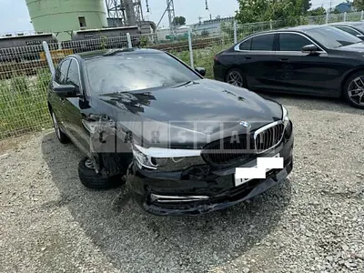 Photo 1 of 17: 2020 BMW 520i Luxury — Korean insurance auction
