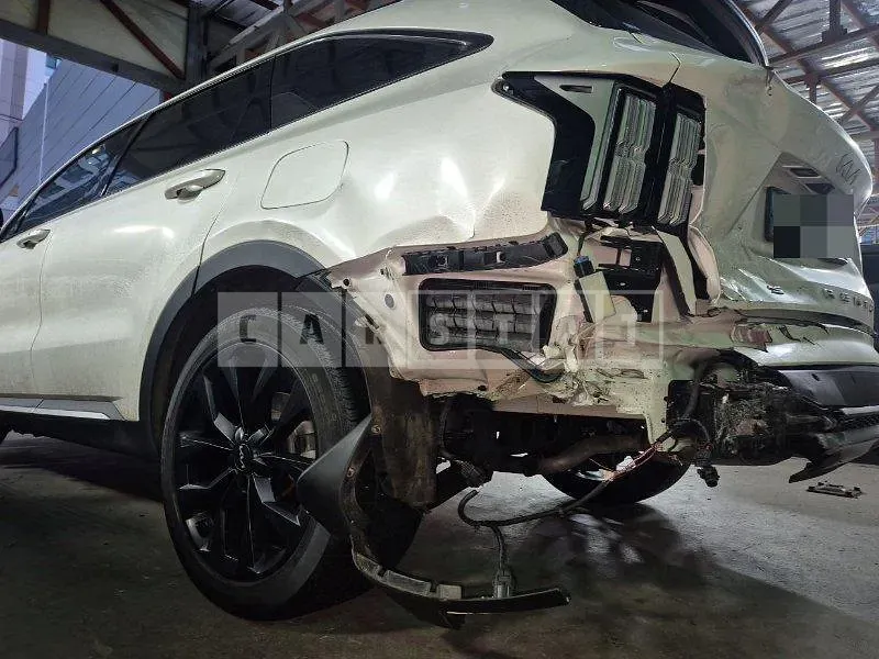 Photo 2 of 21: 2021 Kia Sorento, VIN KNARL81FGNA119454 — Korean insurance auction