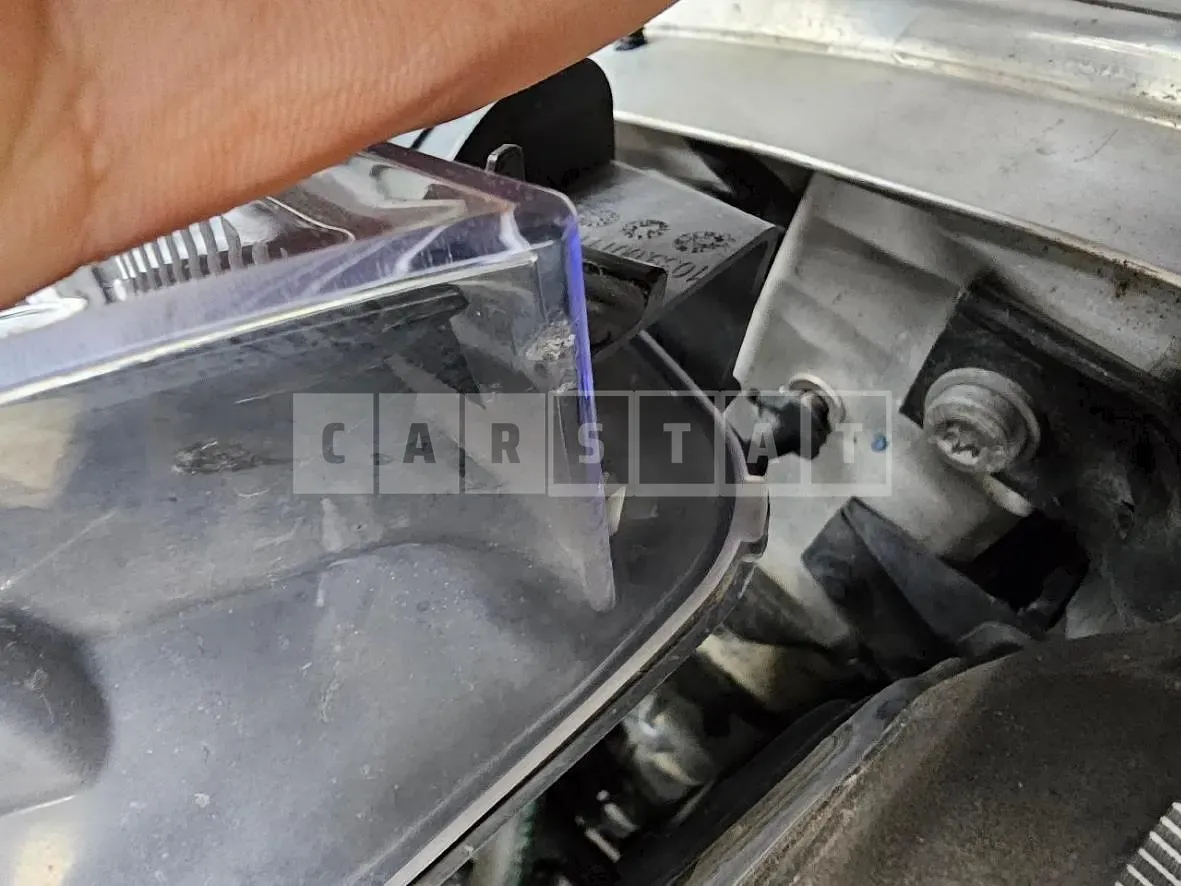 Photo 3 of 3: 2018 BMW (parts) 520i Headlamp — Korean insurance auction