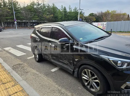 Photo 2 of 6: 2016 Hyundai Santa Fe — Korean insurance auction