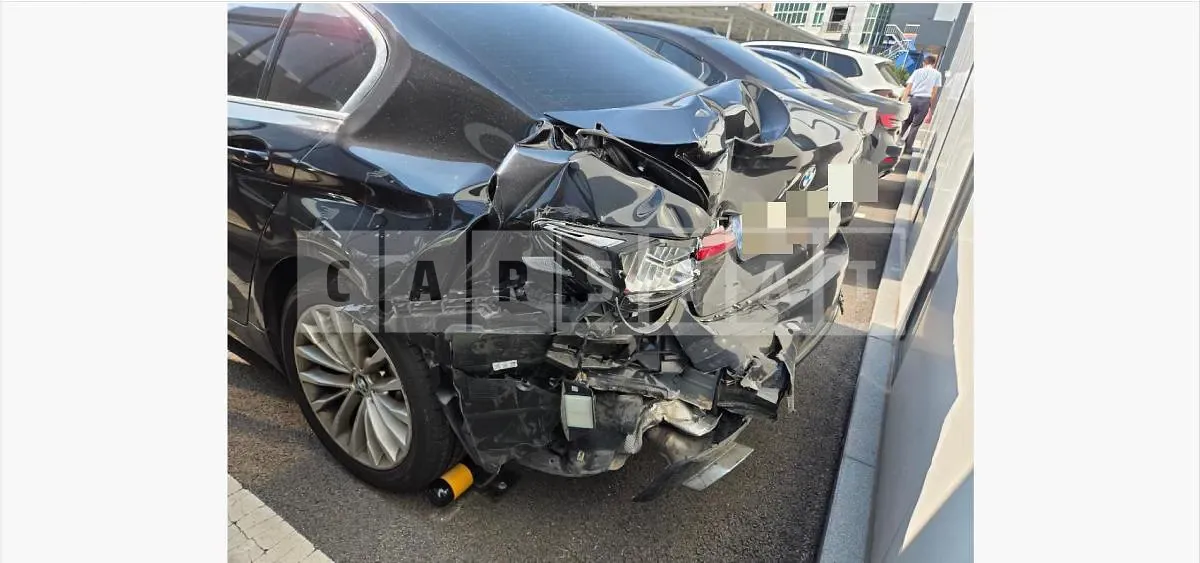 Photo 2 of 76: 2022 BMW 520i — Korean insurance auction