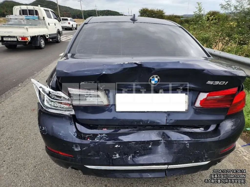Photo 2 of 3: 2018 BMW 530i xDrive — Korean insurance auction