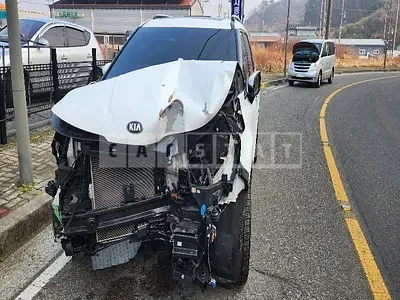 Photo 1 of 21: 2021 Kia Carnival, VIN KNANE81BBMS077012 — Korean insurance auction