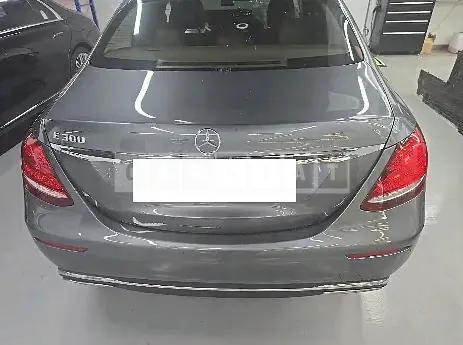 Photo 2 of 16: 2018 Mercedes-Benz E300 — Korean insurance auction