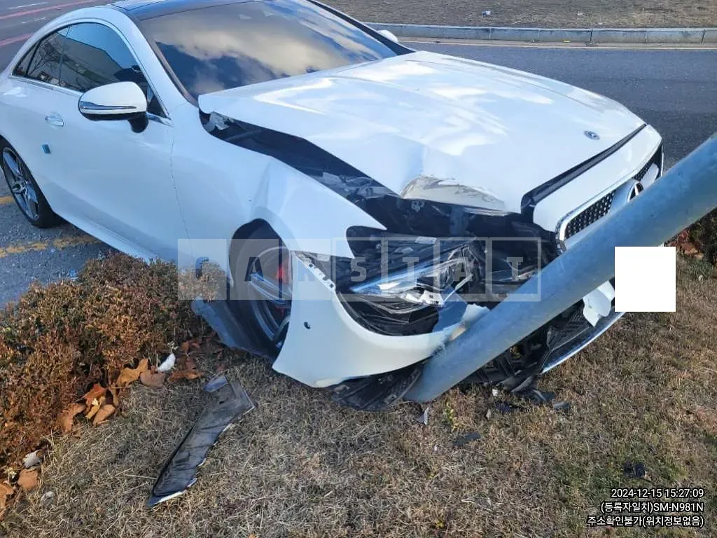 Photo 2 of 11: 2019 Mercedes-Benz E220d Coupe — Korean insurance auction