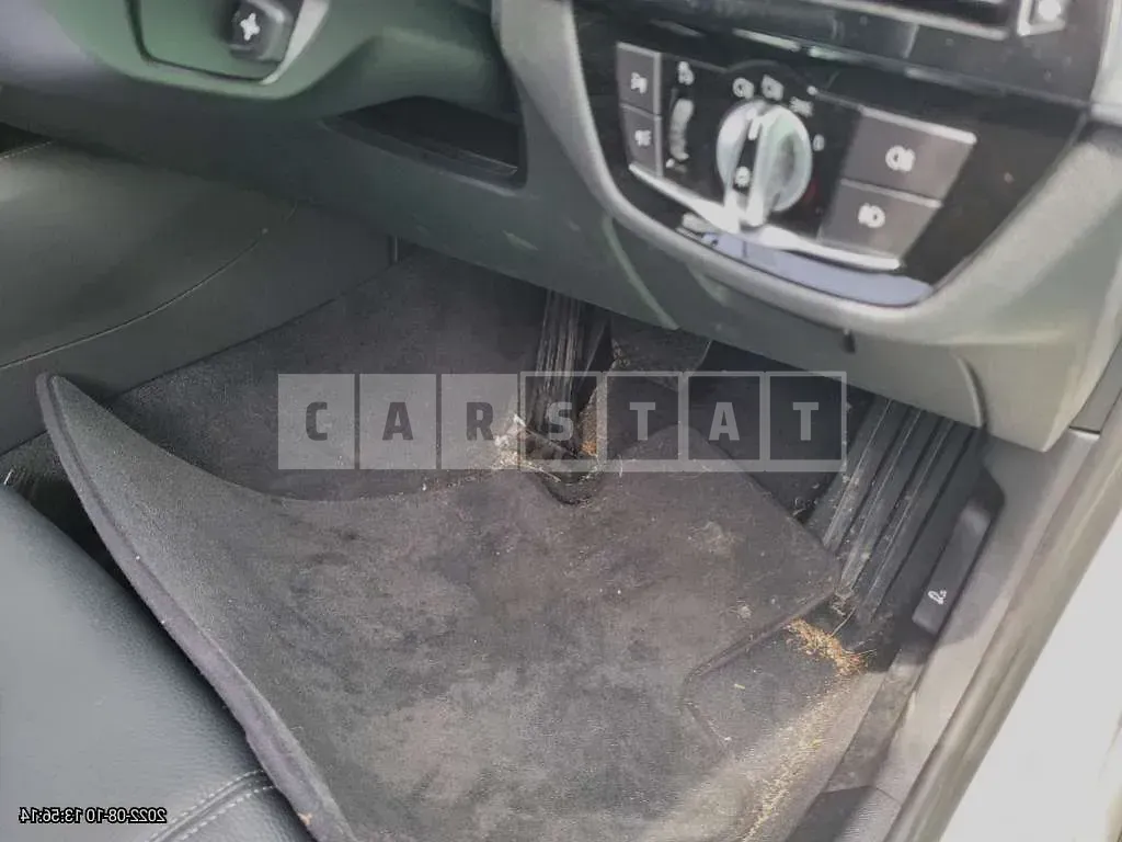 Photo 2 of 9: 2019 BMW 520i Luxury, VIN WBAJK7109KGL29308 — Korean insurance auction