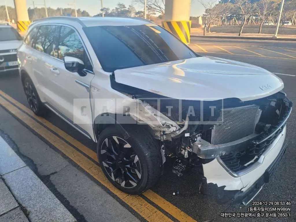 Photo 2 of 40: 2024 Kia Sorento, VIN KNARJ81FGRA290854 — Korean insurance auction