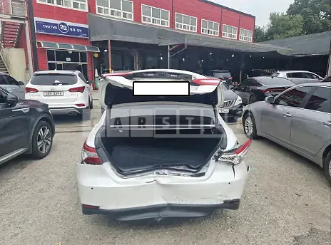 Photo 2 of 20: 2019 Toyota Camry, VIN JTNB11HKXK3091096 — Korean insurance auction