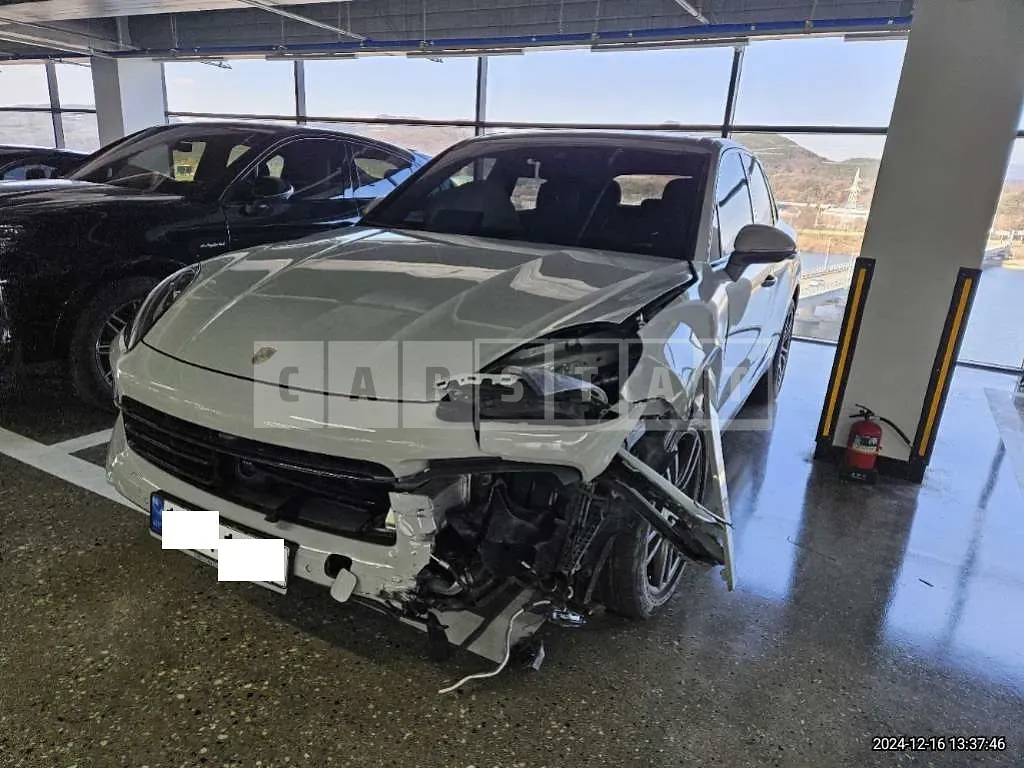 Photo 2 of 46: 2022 Porsche Cayenne — Korean insurance auction