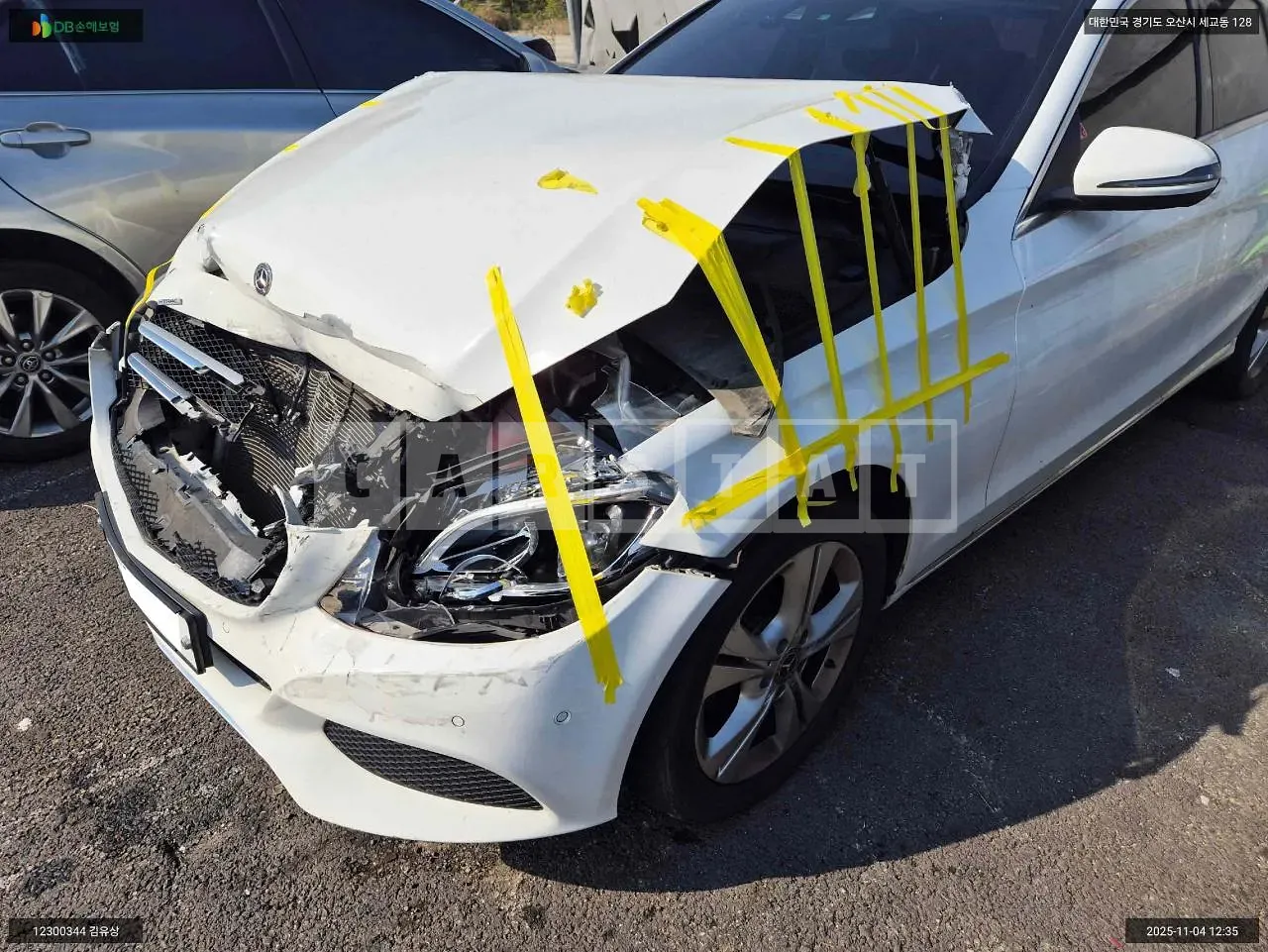 Photo 2 of 11: 2018 Mercedes-Benz C220 d 4Matic, VIN WDDWF0FB6JR374939 — Korean insurance auction