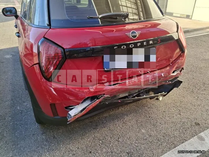 Photo 2 of 17: 2024 MINI Cooper S Five-Door — Korean insurance auction