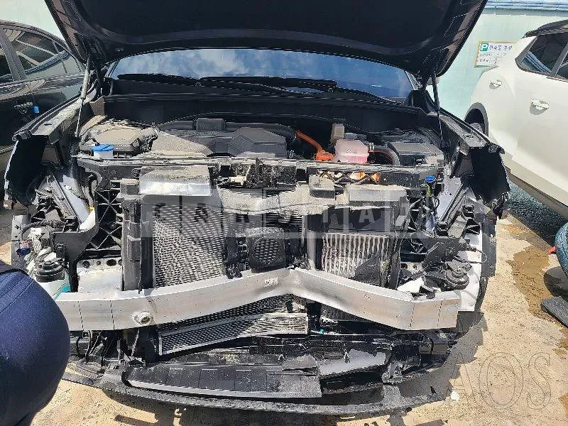 Photo 2 of 21: 2022 Kia Sorento, VIN KNARL81GBNA087355 — Korean insurance auction