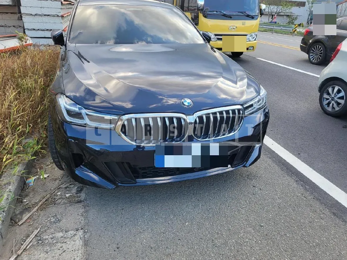 Photo 3 of 3: 2023 BMW (parts) 620d xDrive Headlights — Korean insurance auction